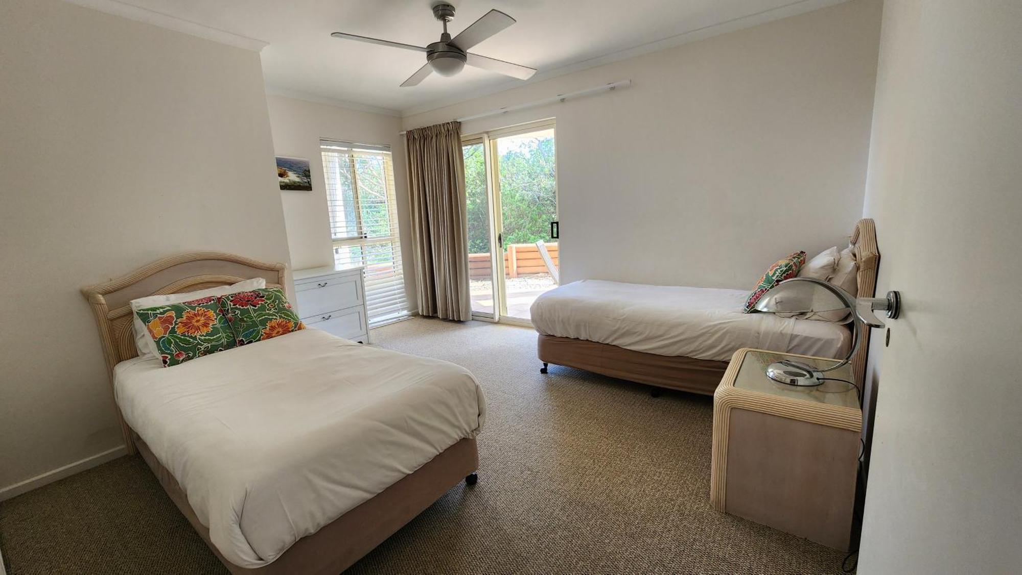 פוינט לוקאאוט Whale Watch Ocean Beach Resort מראה חיצוני תמונה